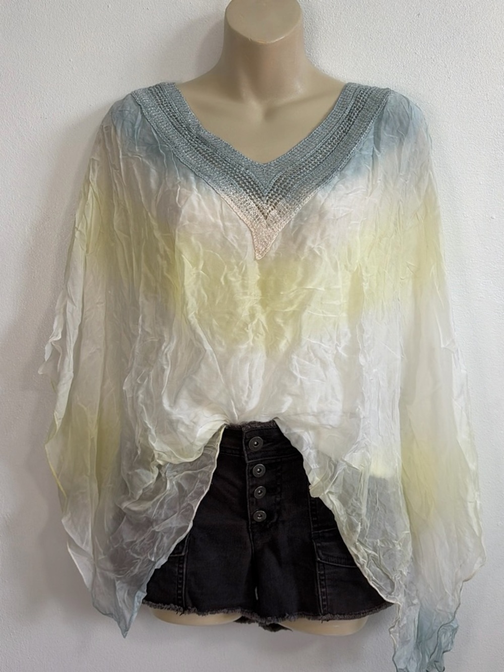 Cream Crinkle Silk Top Beaded V-Neck Long Sleeve 100% Silk S NEW